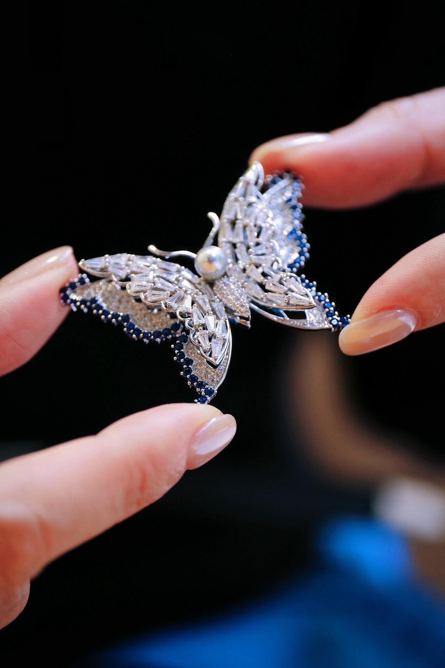 Luminous Butterfly Brooch | 6-6.5mm Japanese Akoya Pearl, Sparkling Pavé Butterfly Jewelry