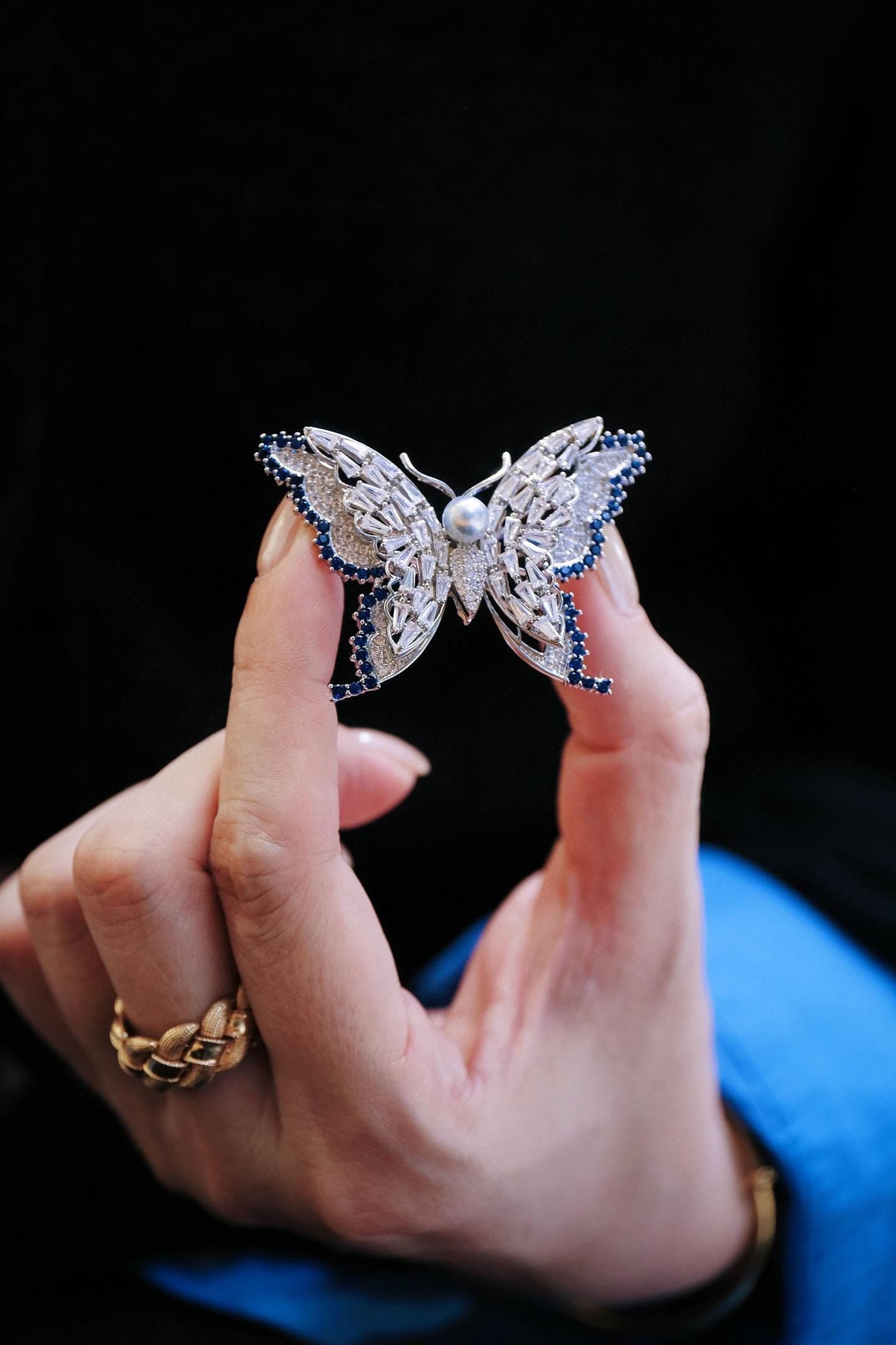 Luminous Butterfly Brooch | 6-6.5mm Japanese Akoya Pearl, Sparkling Pavé Butterfly Jewelry