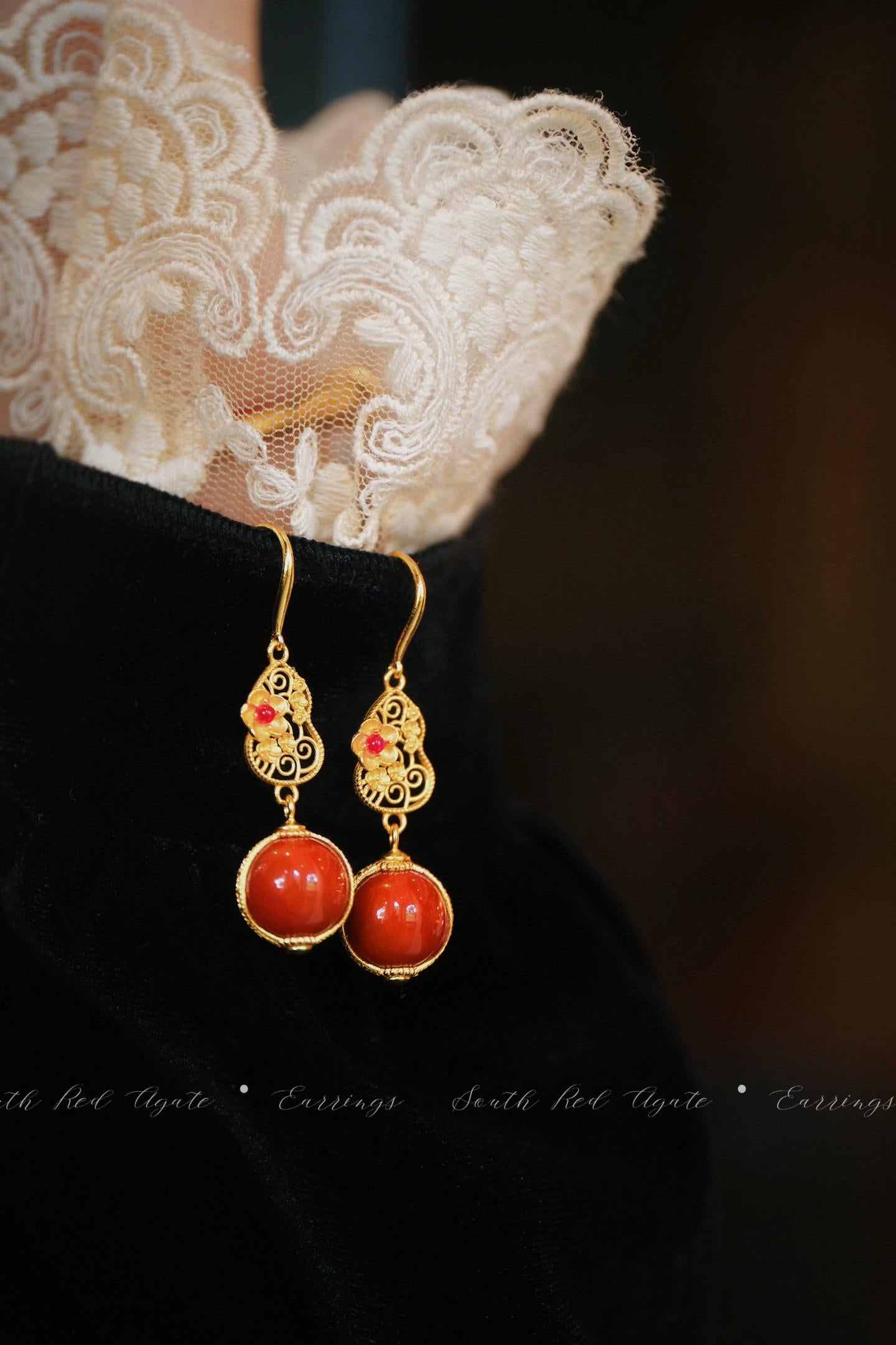 Vintage Chinese Red Hulu Earrings | 10mm Red Agate Silver Gold-Plated