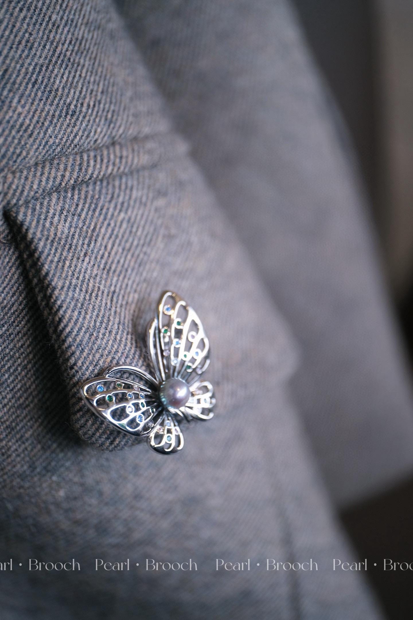 Vintage Inspired Butterfly Brooch - Japanese Akoya Ginjo Silver Gray Pearl