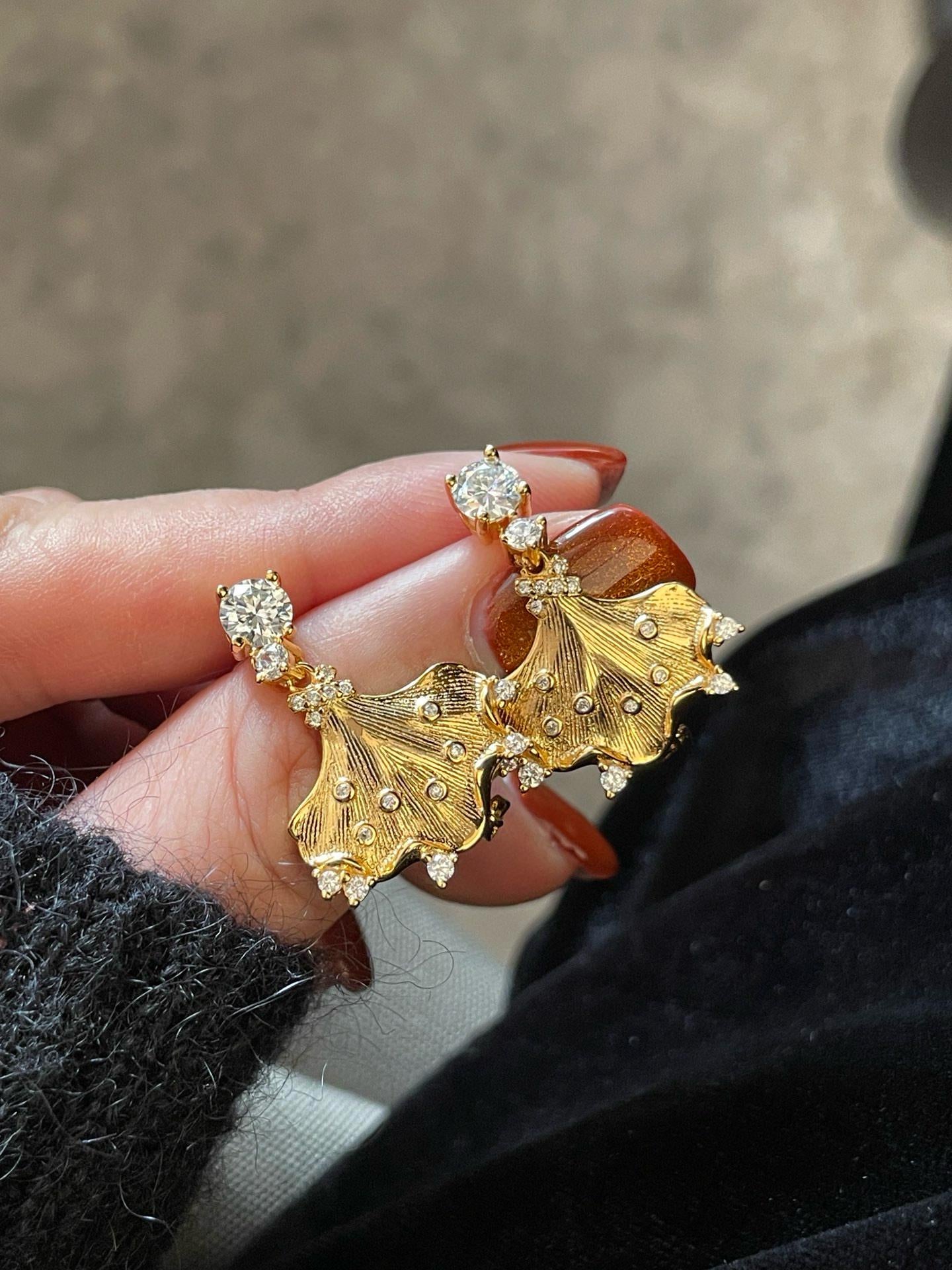 Vintage Italian Style Maple Leaf Earrings | 6A Moissanite 0.5ct Gold-Plated