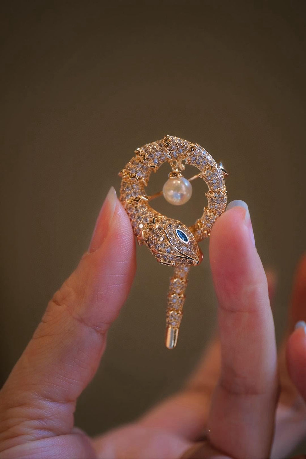 Golden Serpent Akoya Pearl Brooch | 7-8mm Gold Seawater Pearl Pin