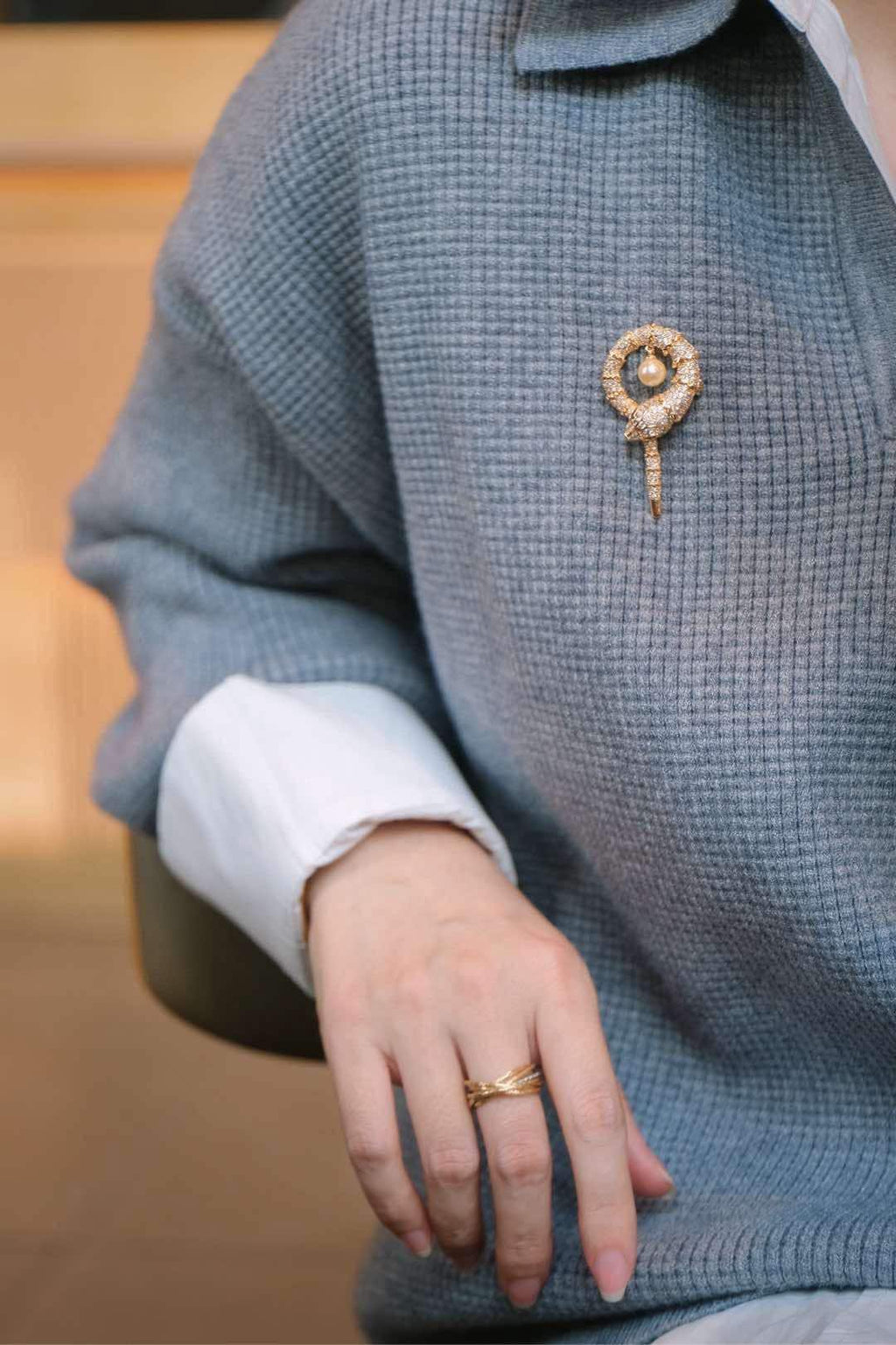 Golden Serpent Akoya Pearl Brooch | 7-8mm Gold Seawater Pearl Pin