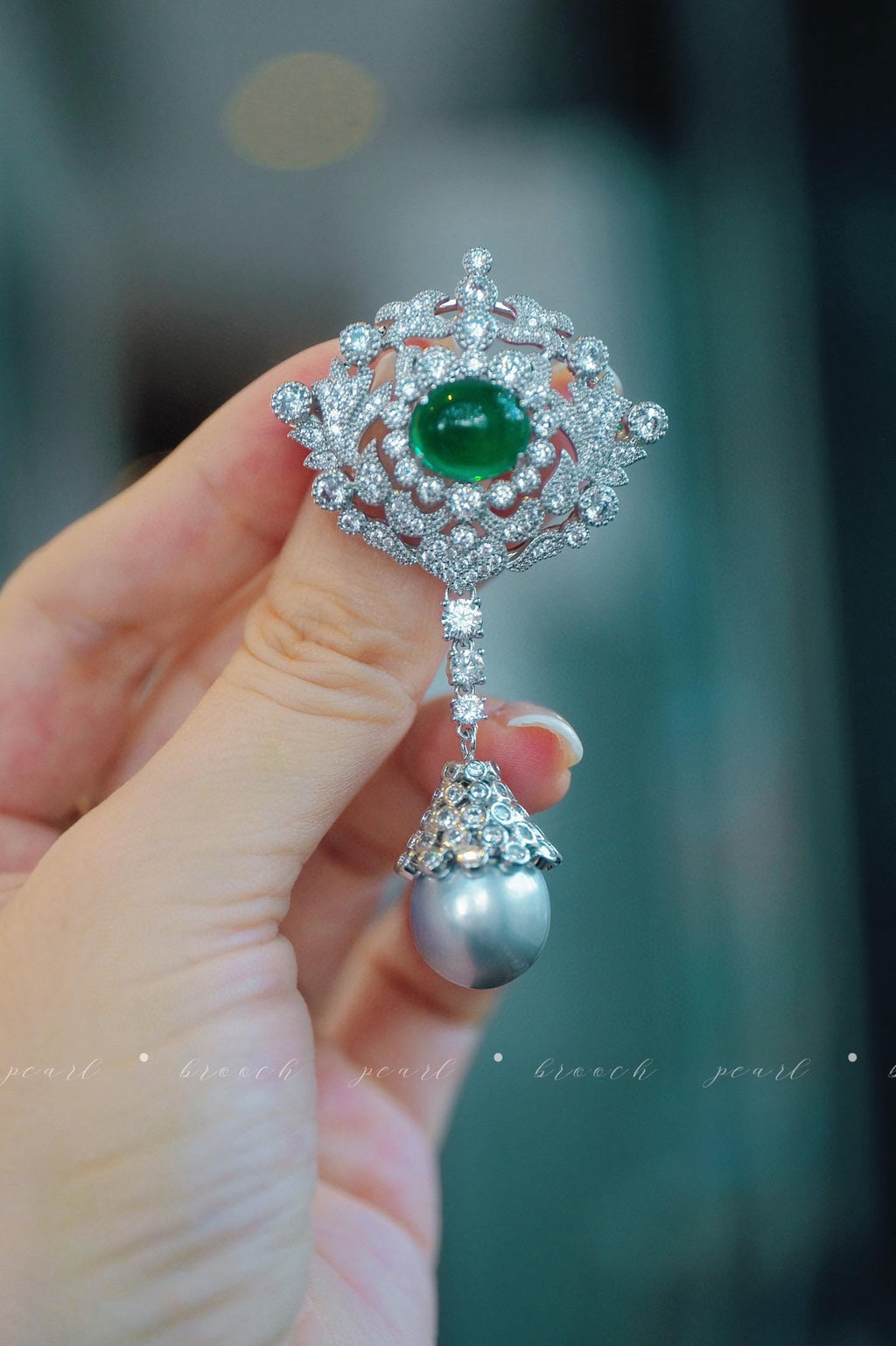 Vintage Baroque Tahitian Pearl Brooch | 13-14mm Convertible Pendant Pin