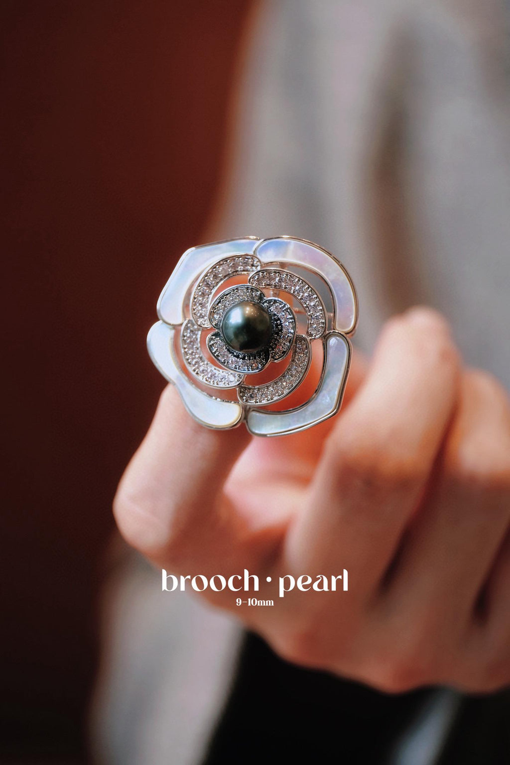 Classic Camellia Tahitian Pearl Brooch | 9-10mm Pearl Mother-of-Pearl Pin