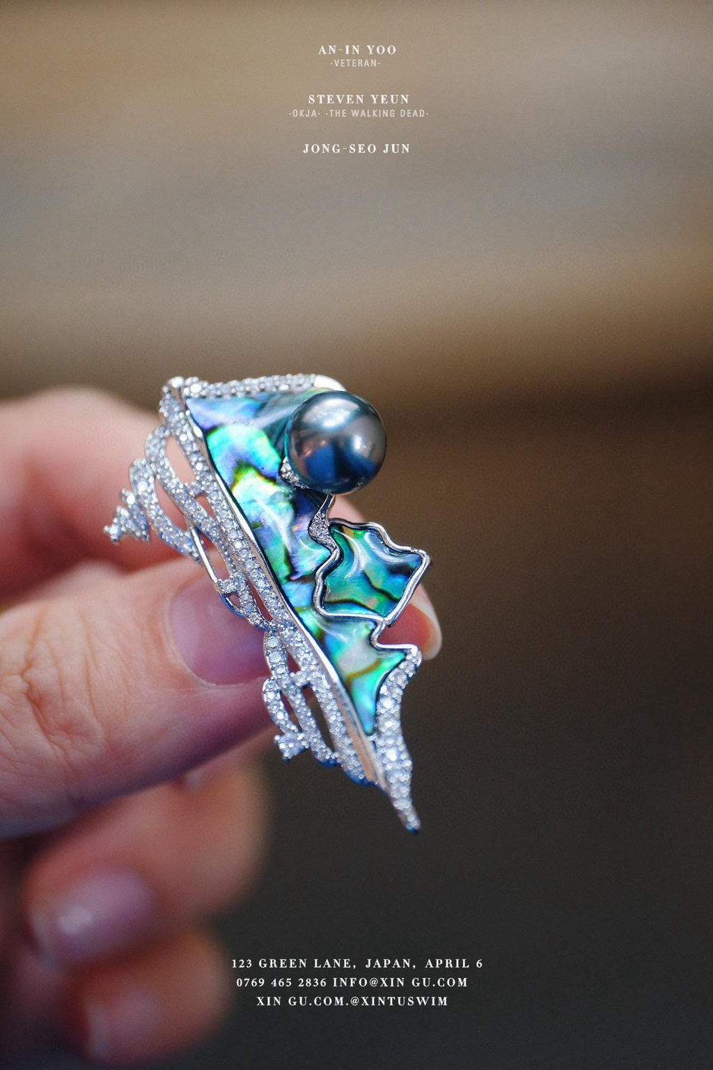 Aurora Tahitian Pearl Brooch | 9-10mm Round Seawater Pearl Abalone Shell Pin