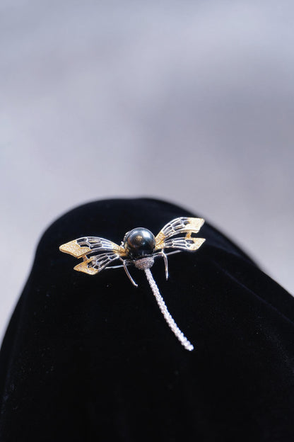 Dragonfly Tahitian Pearl Brooch | 10-11mm Natural Seawater Pearl Pin