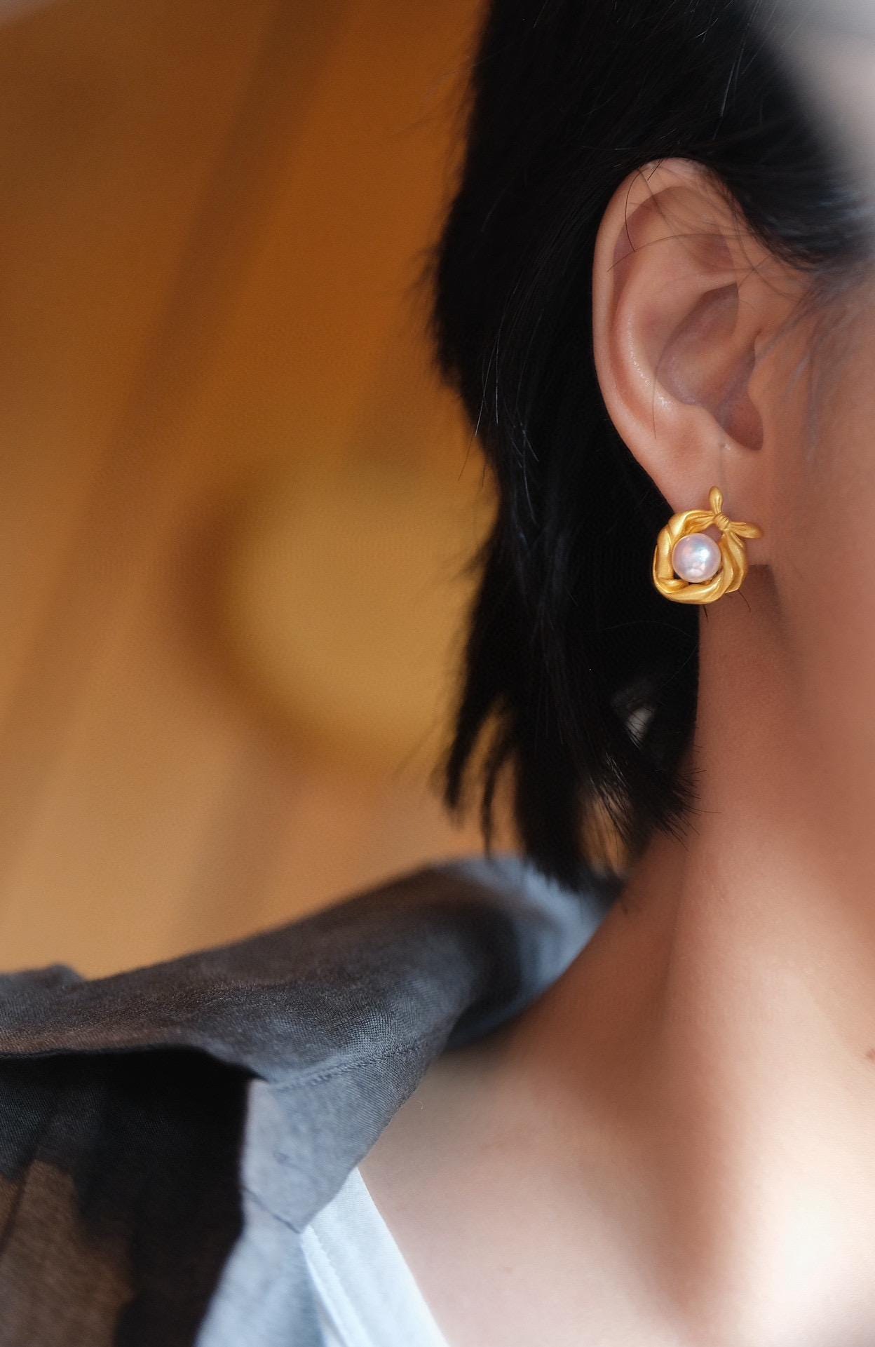 Vintage Bow Akoya Pearl Stud Earrings | 7-8mm Pearl