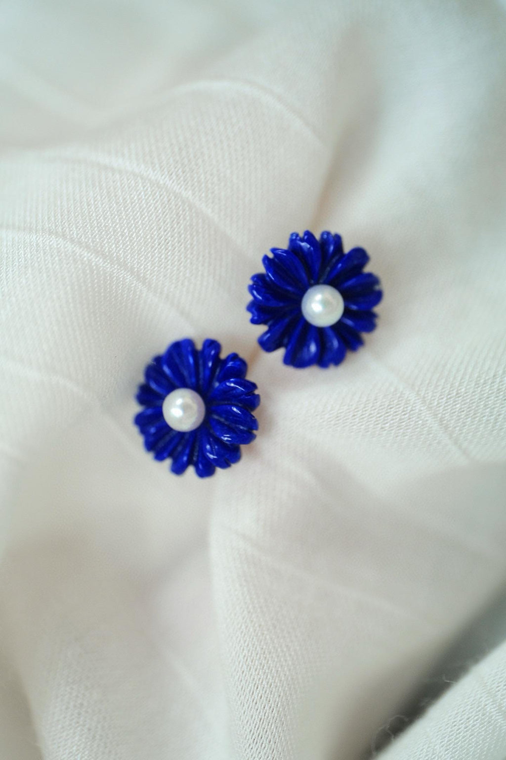 Lapis Lazuli Daisy Stud Earrings | Floral Earrings