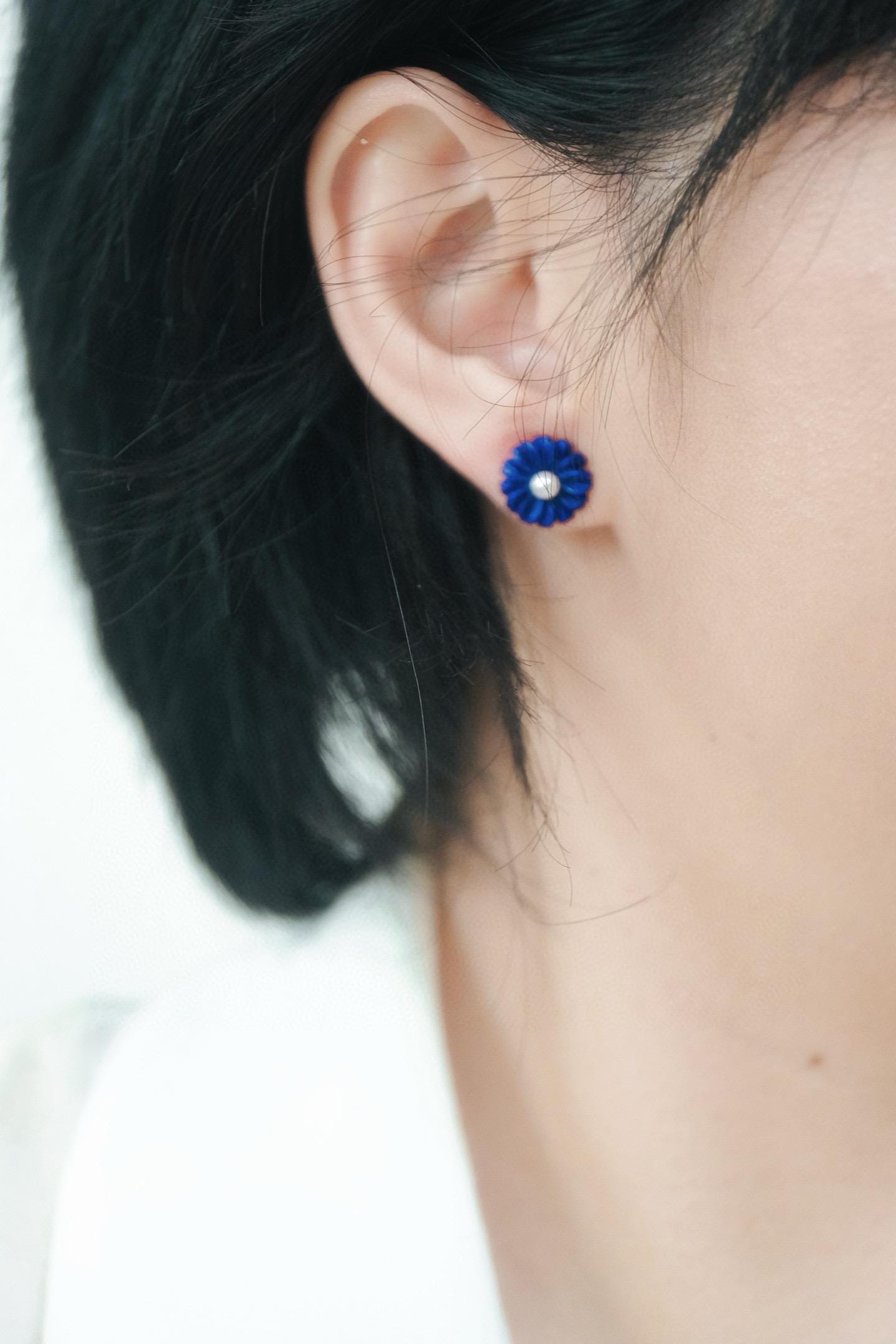 Lapis Lazuli Daisy Stud Earrings | Floral Earrings