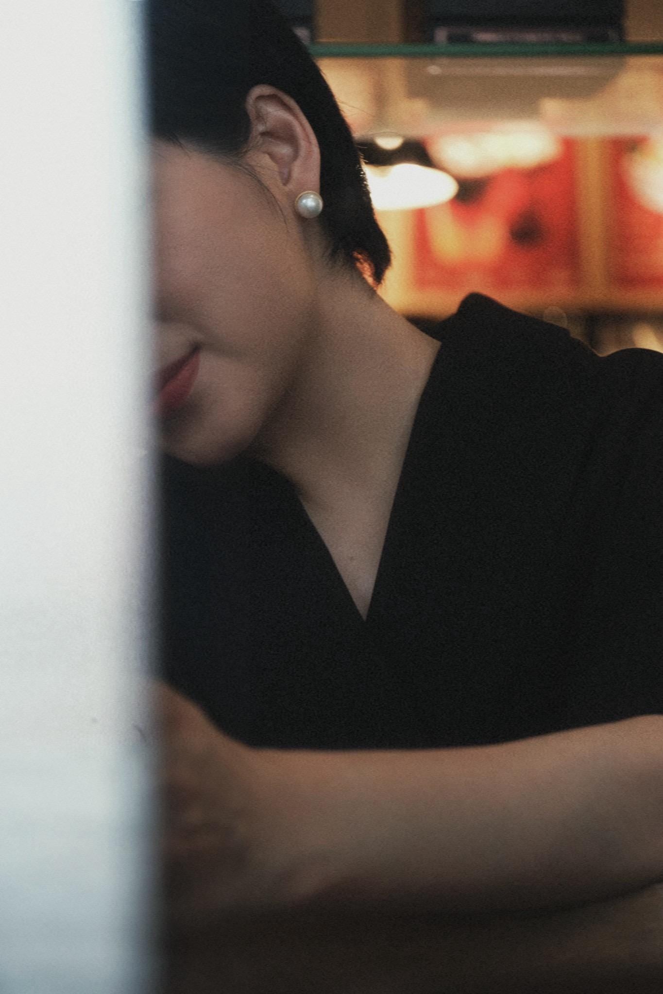 Edison Pearl Stud Earrings | 10-11mm Round Natural