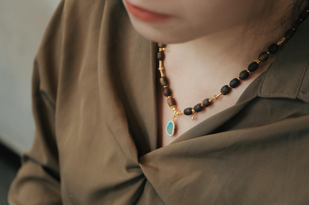 Autumn Story Agarwood Necklace | 5-6mm Green Kynam Scarwood Lapis Lazuli S925 Gold-Plated