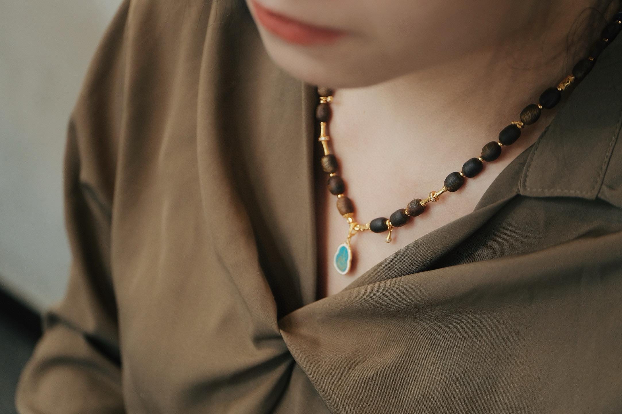 Autumn Story Agarwood Necklace | 5-6mm Green Kynam Scarwood Lapis Lazuli S925 Gold-Plated