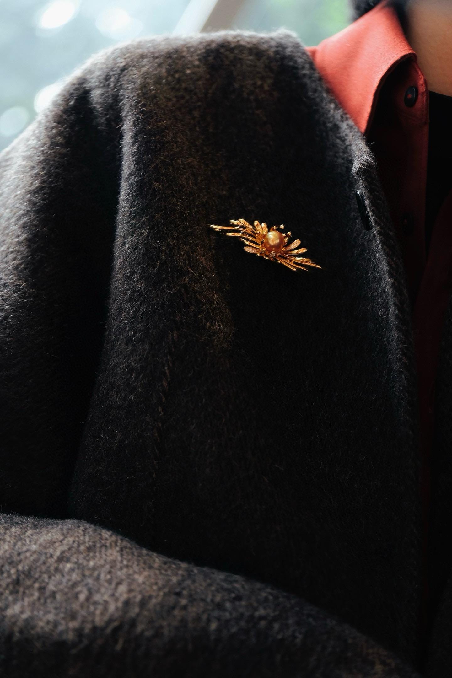 Autumn Chrysanthemum Golden Akoya Pearl Brooch | 9-10mm Natural Seawater Pearl Pin