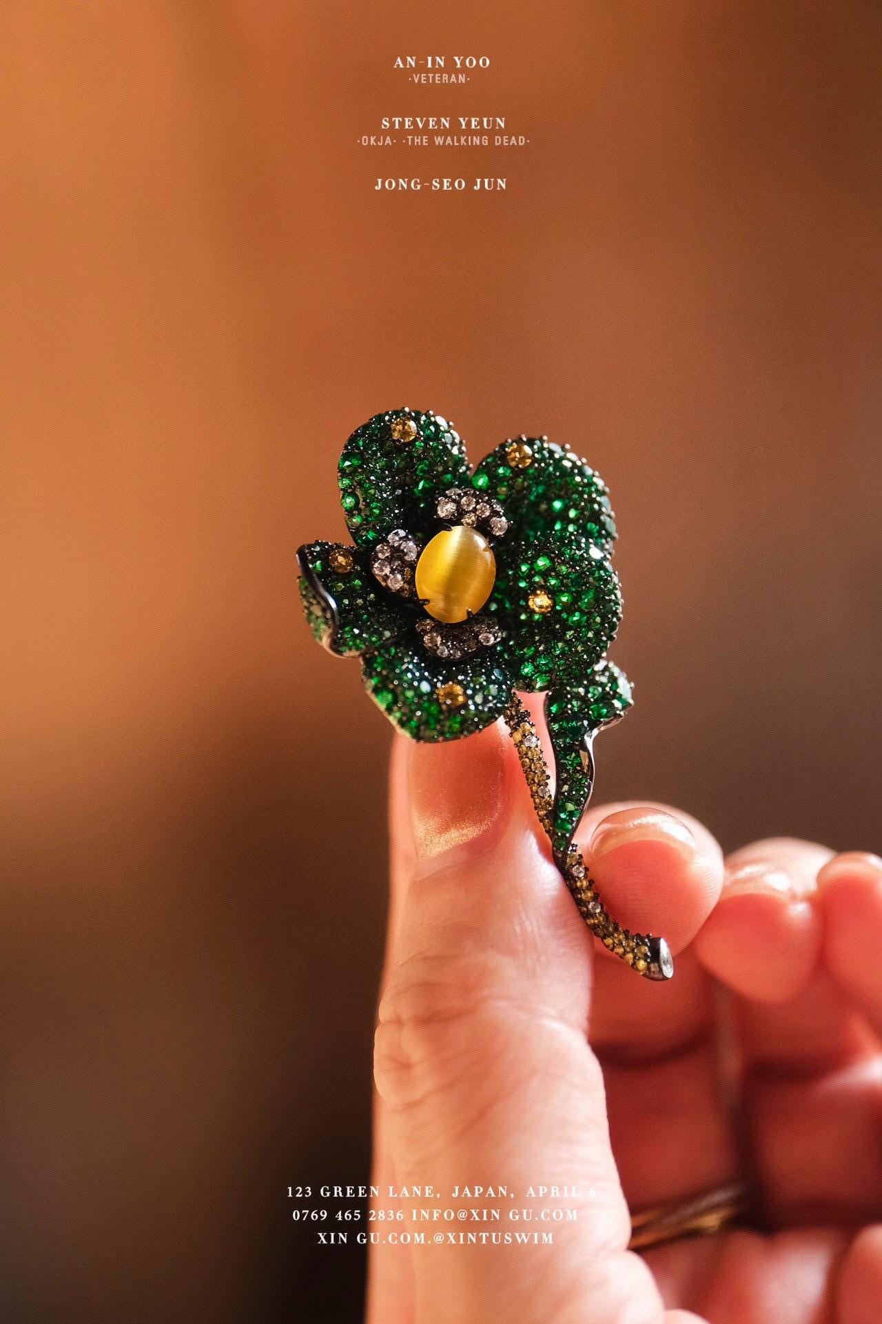 Blooming Flower Brooch | Silver Zircon Cat’s Eye Pin