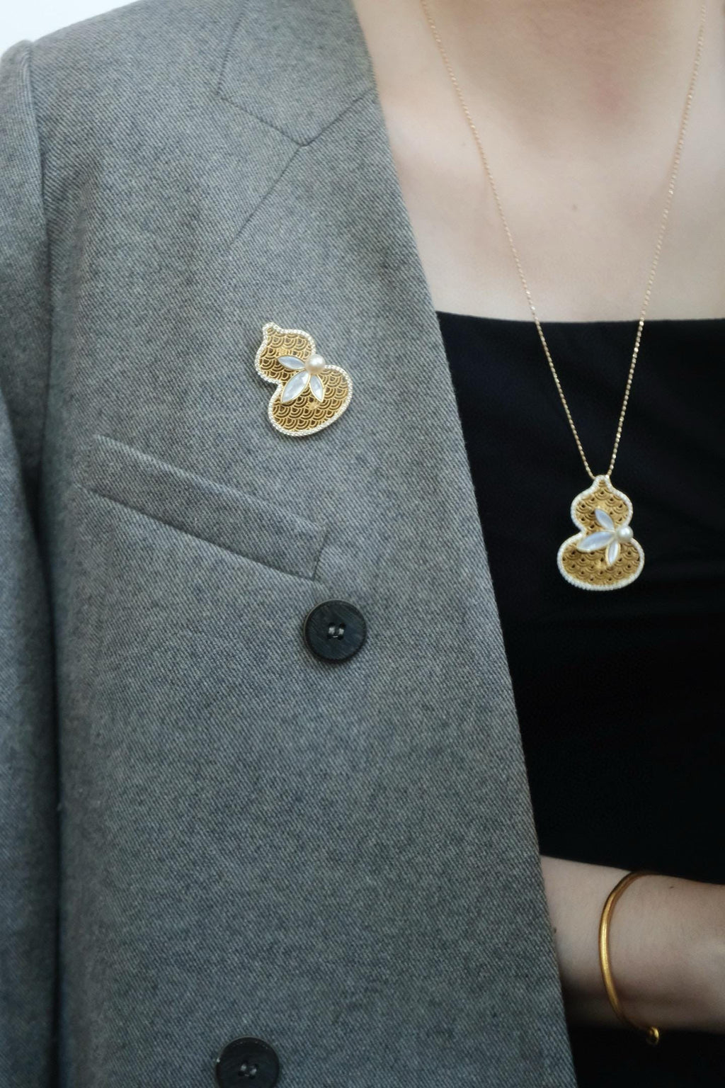 Modern Chinese Hulu Brooch Pendant | 6-7mm Akoya Pearl 2-in-1