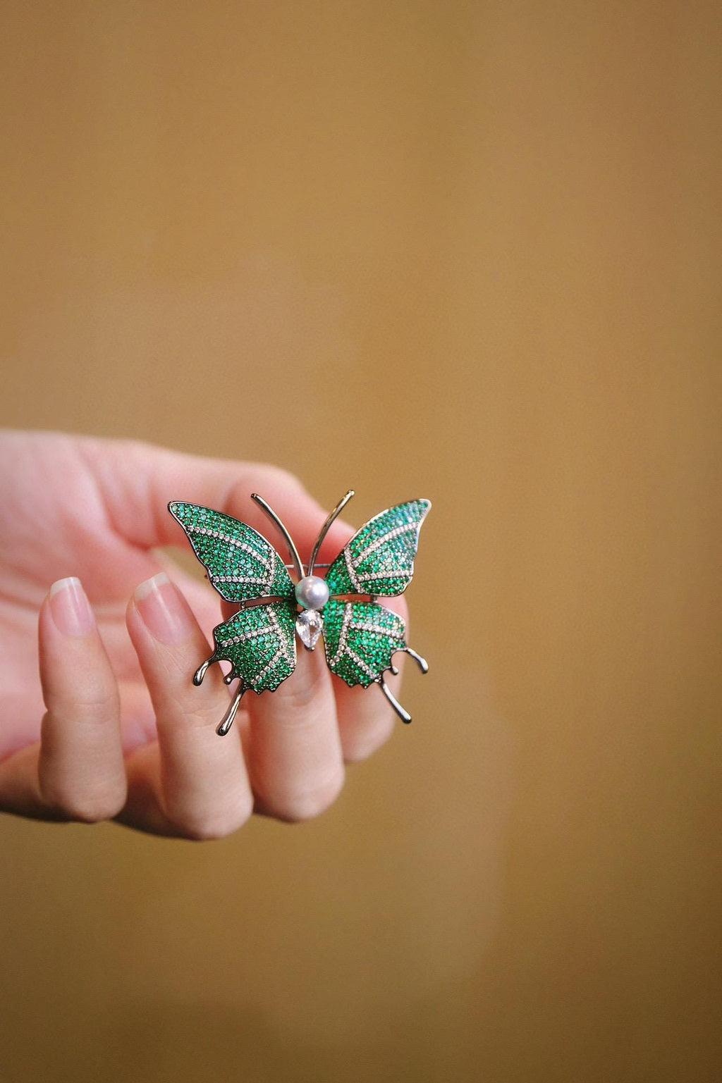 Green Sprite Butterfly Brooch | 6-6.5mm Akoya Pearl Convertible Pin