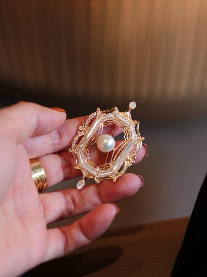 Vintage Frame Mother-of-Pearl Brooch | 10-11mm Edison Pearl Pin